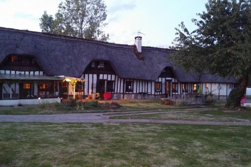 Chaumière du Château d'ô ,Gite 17 couchages Goupil-Othon Extérieur photo